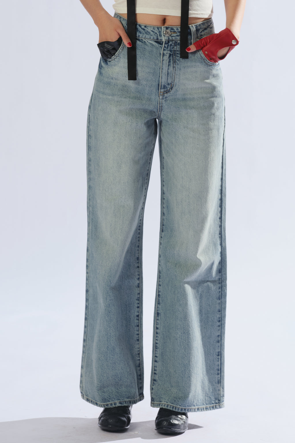8ght 8ghts Charm ‘Chang’ Distressed Mid-Rise Vintage Women’s Straight-Leg Jeans